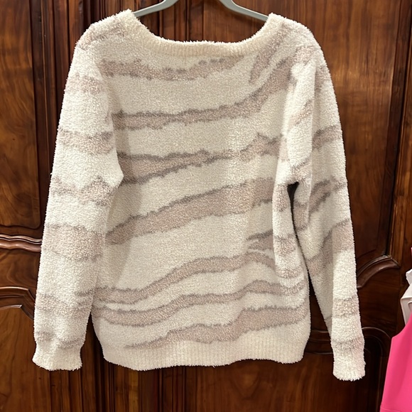 Barefoot Dreams sweater - Picture 5 of 8